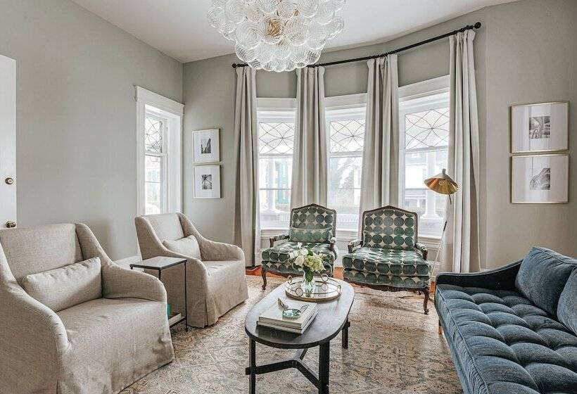 여관 The Historic Berkeley Place