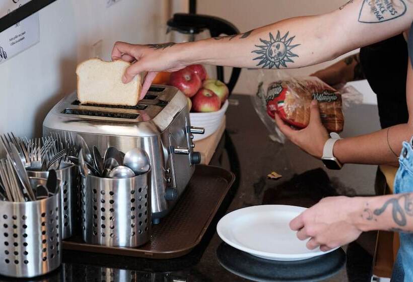 فندق Auberge Du Dimanche