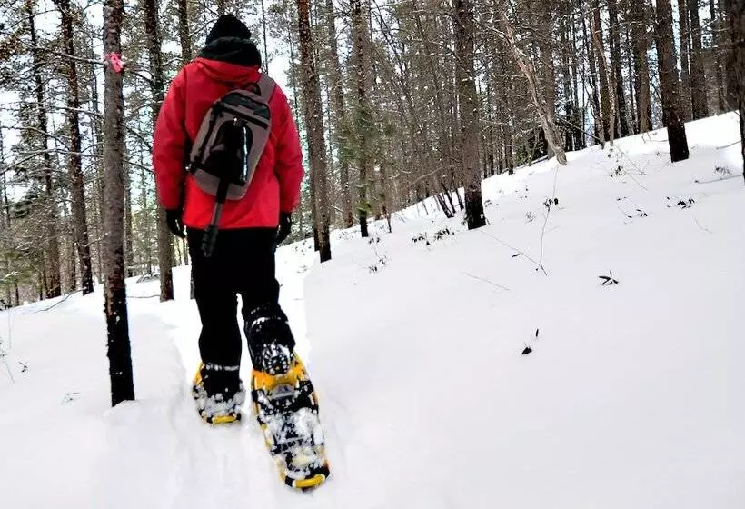 Hotelli Auberge Du Dimanche