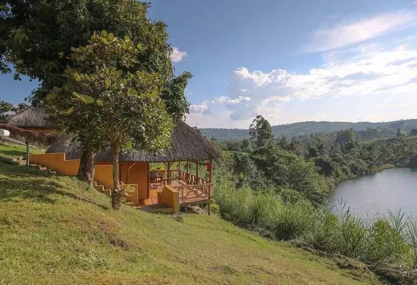 هتل Crater Safari Lodge