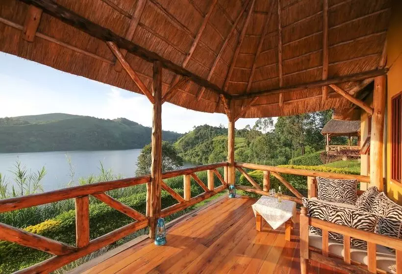 هتل Crater Safari Lodge