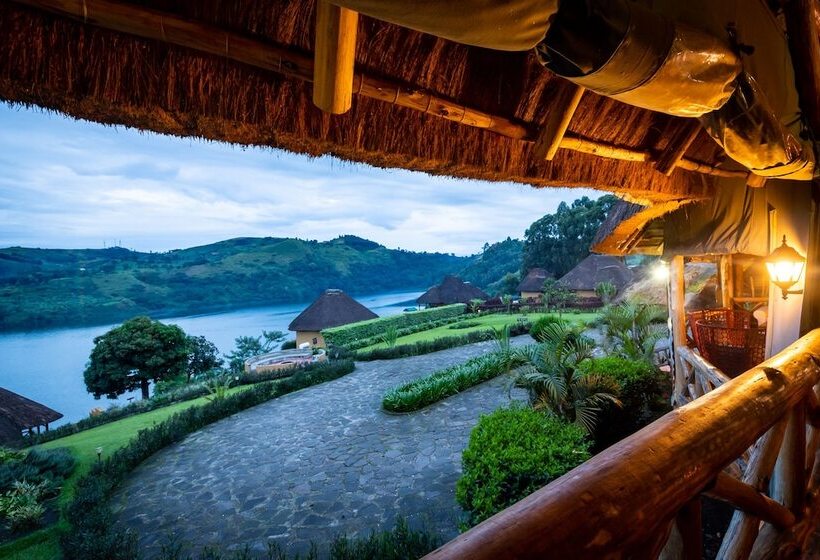 هتل Crater Safari Lodge