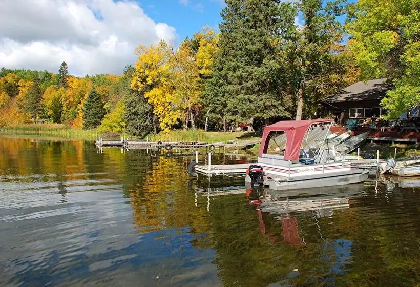 Hotelli Crow Wing Crest Resort