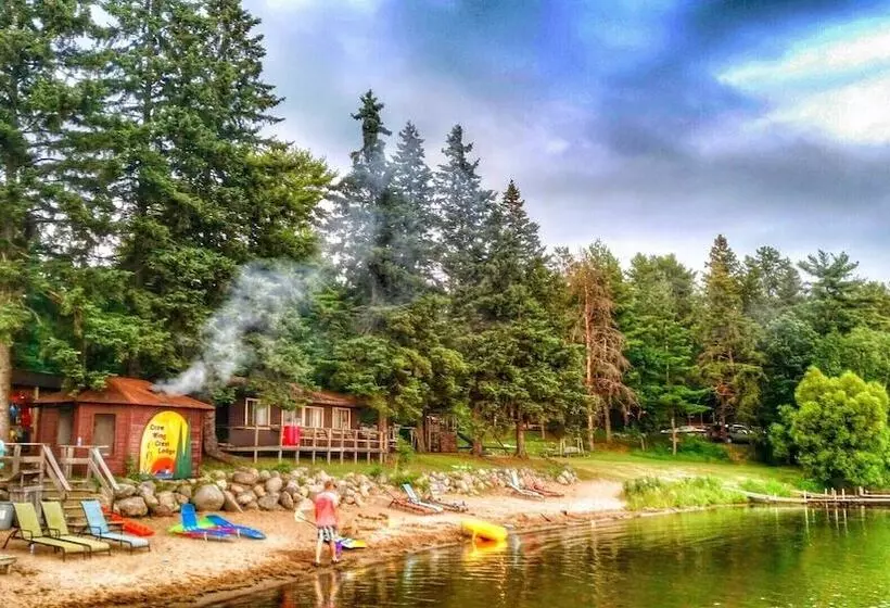 Hotelli Crow Wing Crest Resort