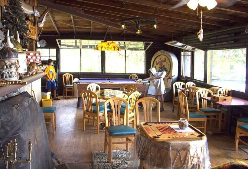 فندق Crow Wing Crest Resort