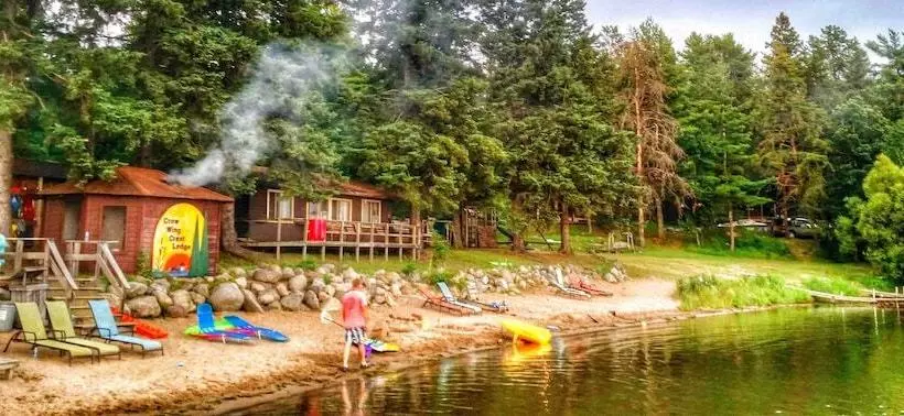 Hotelli Crow Wing Crest Resort