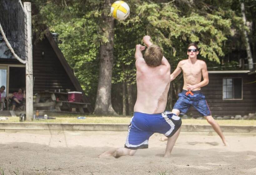 فندق Crow Wing Crest Resort