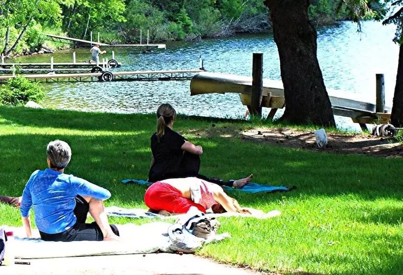 Hotelli Crow Wing Crest Resort