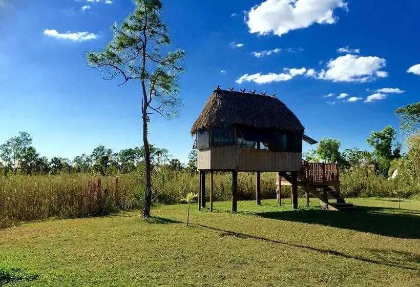 Hotelli Everglades Chickee Cottage & Bungalow   Ochopee