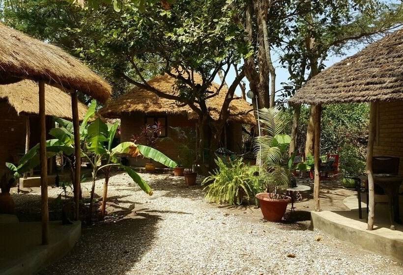 هتل Evergreen Retreat