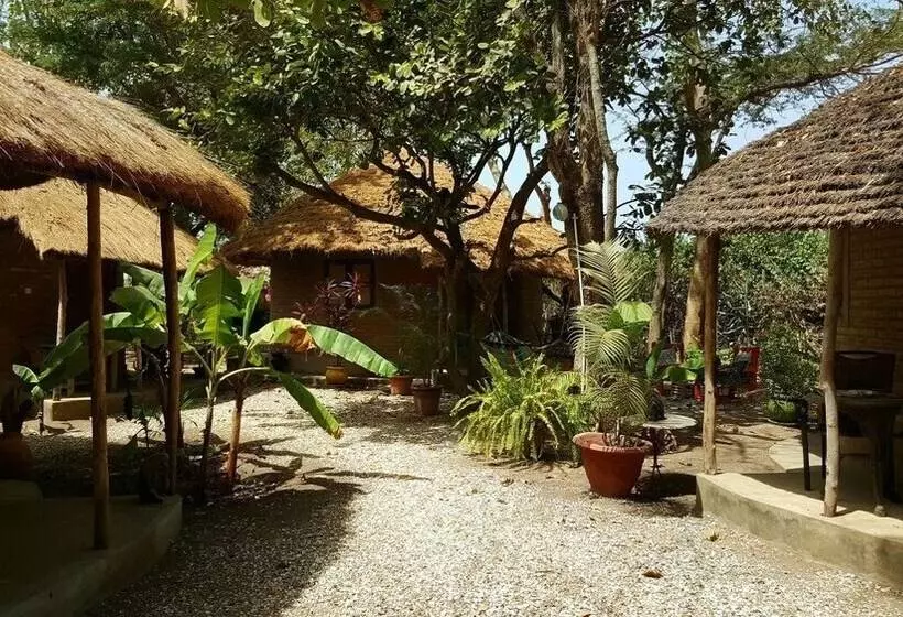 هتل Evergreen Retreat