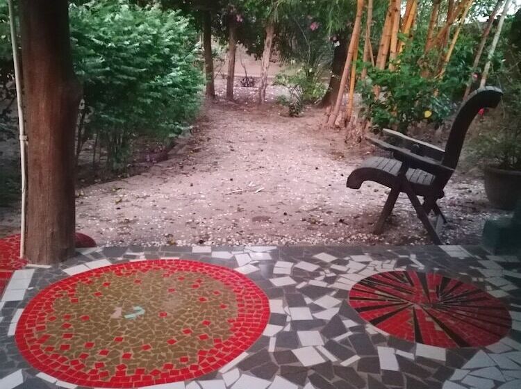 هتل Evergreen Retreat