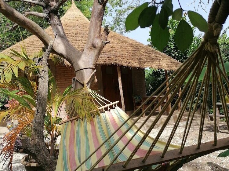 هتل Evergreen Retreat