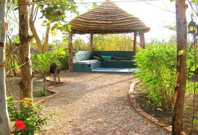 هتل Evergreen Retreat