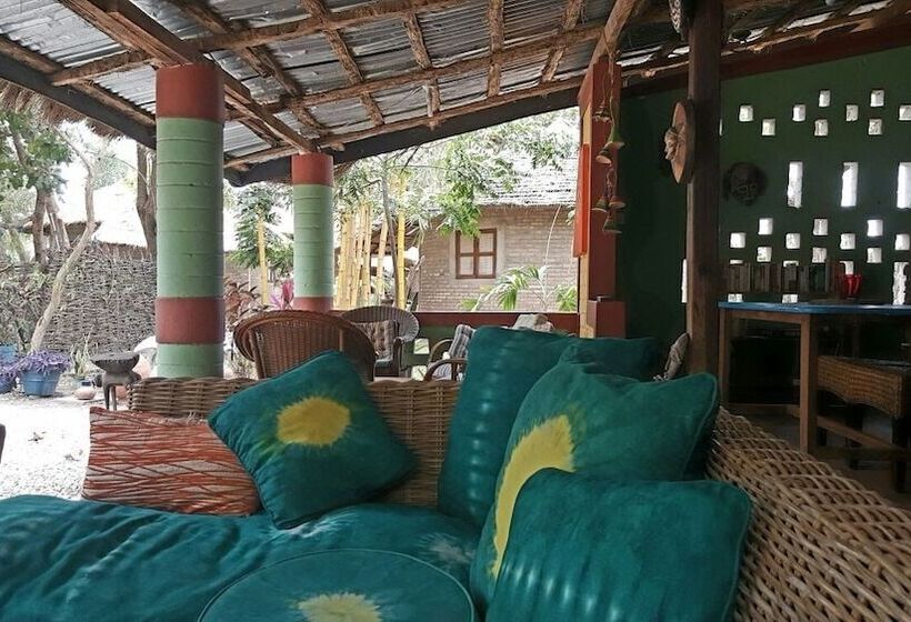 هتل Evergreen Retreat