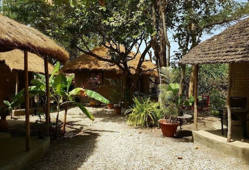 هتل Evergreen Retreat