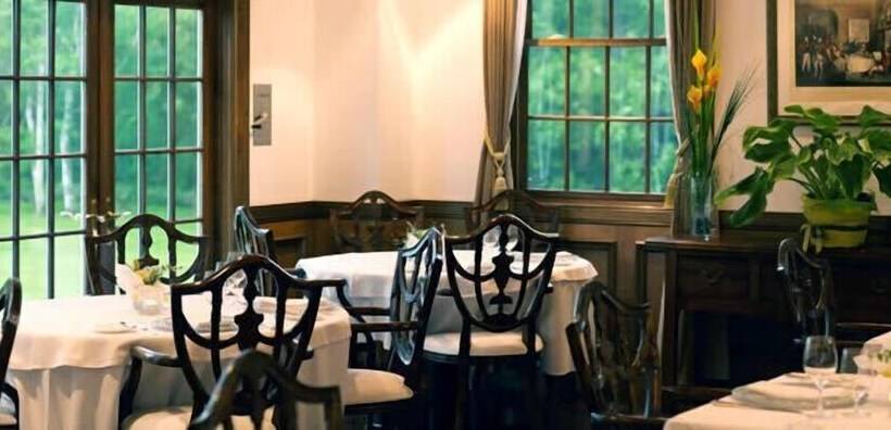 Hotel Hazel Grouse Manor