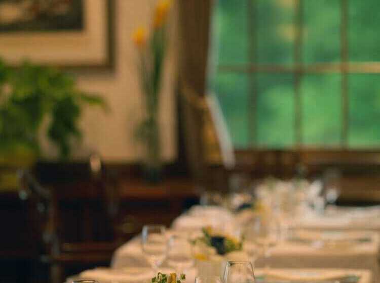 Hotel Hazel Grouse Manor