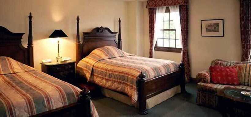 Hotel Hazel Grouse Manor