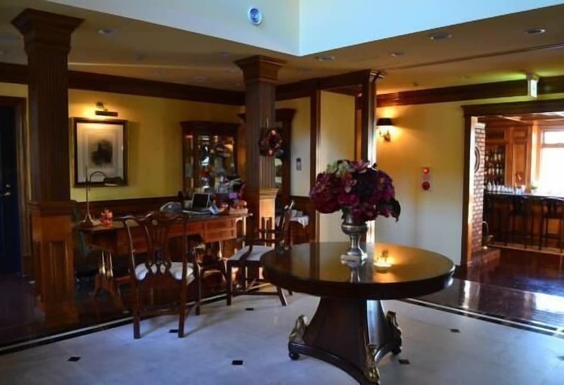 Hotel Hazel Grouse Manor