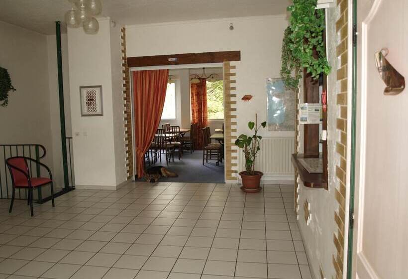 בית מלון כפרי Hôtel De La Tour