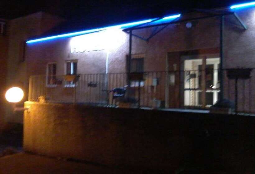 בית מלון כפרי Hôtel De La Tour