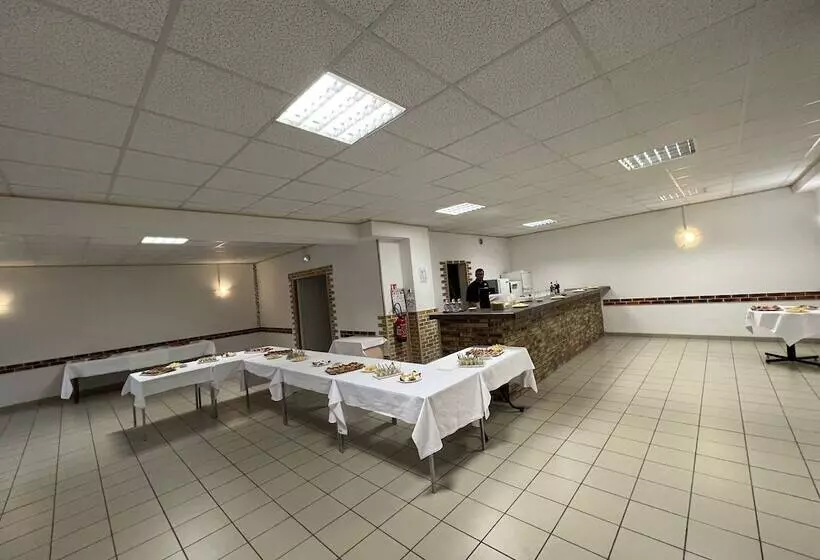 Hotelli Hôtel De La Tour