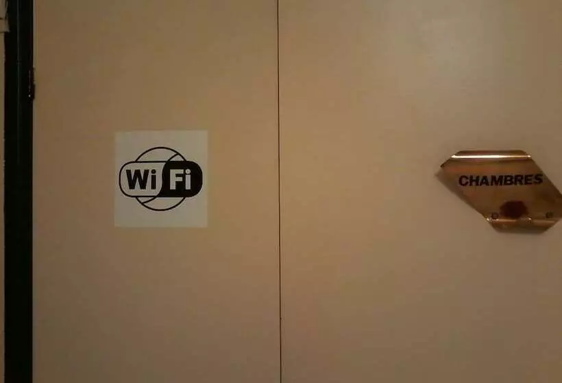 Hotelli Hôtel De La Tour