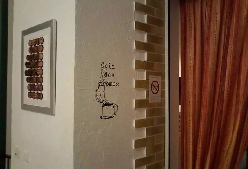 Hotelli Hôtel De La Tour