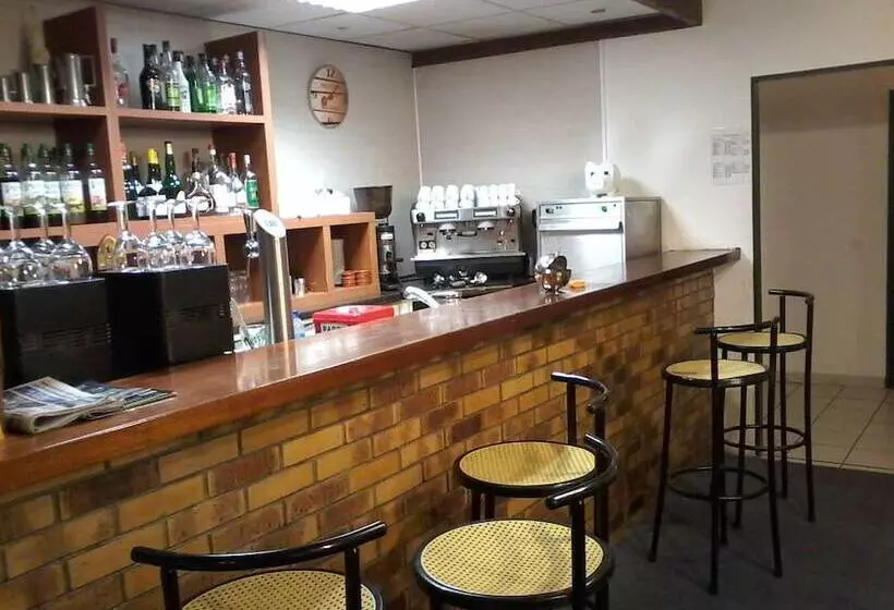 Hotelli Hôtel De La Tour