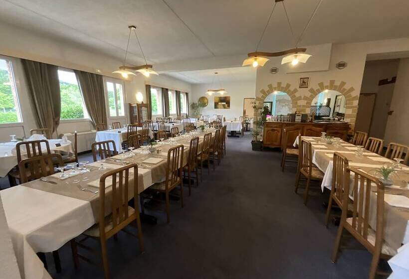 בית מלון כפרי Hôtel De La Tour