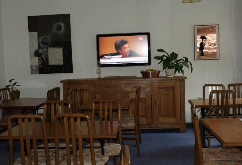 בית מלון כפרי Hôtel De La Tour