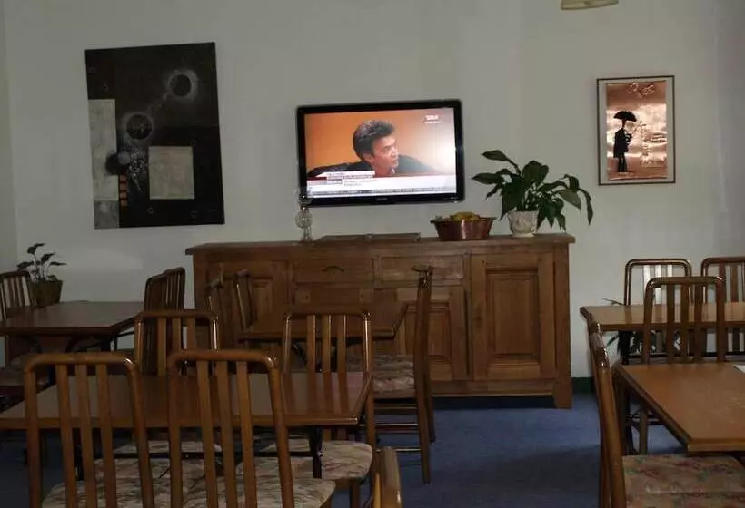 Hotelli Hôtel De La Tour