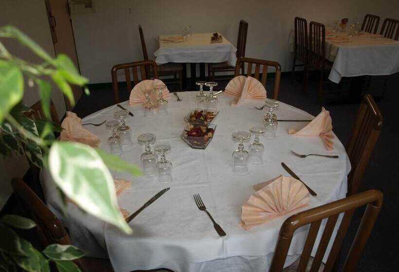 בית מלון כפרי Hôtel De La Tour