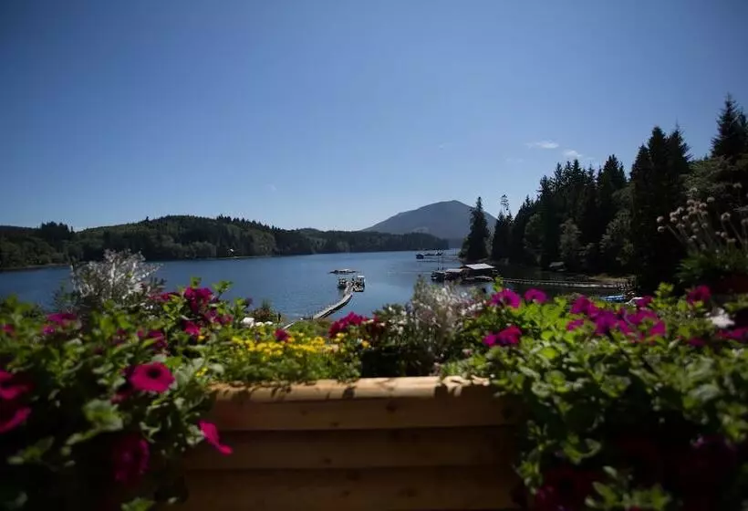 Hotelli Kagoagh Resort And Fishing Lodge