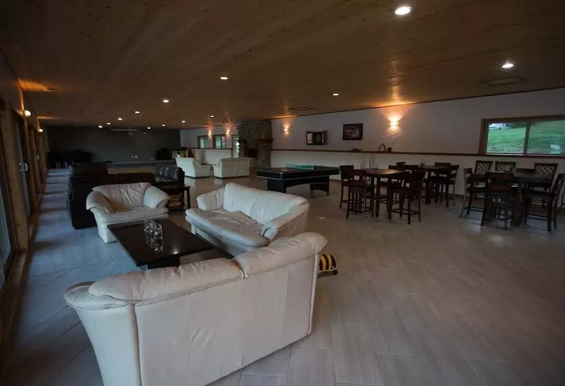 Hotelli Kagoagh Resort And Fishing Lodge