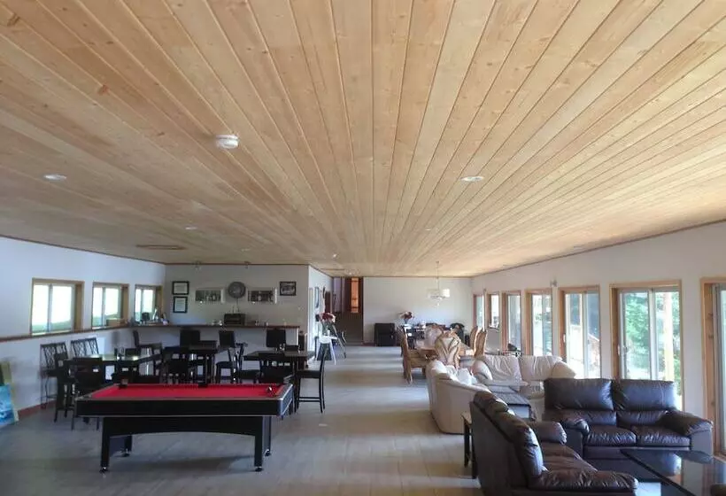 Hotelli Kagoagh Resort And Fishing Lodge