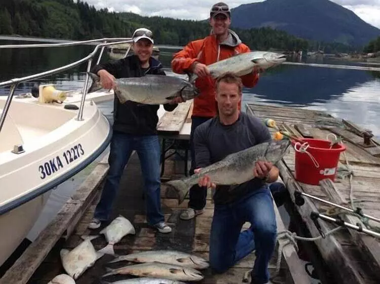 Hotelli Kagoagh Resort And Fishing Lodge