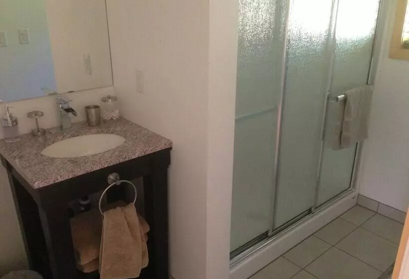 Hotelli Kagoagh Resort And Fishing Lodge