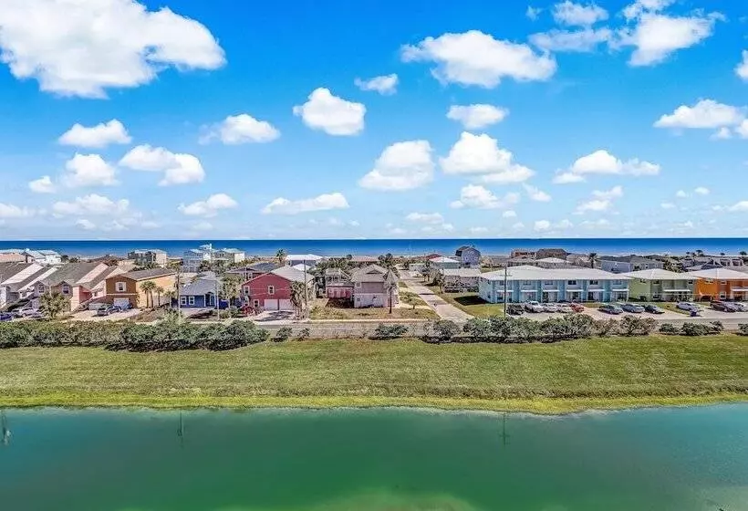 Hotelli Ocean View From Arcane Condo By Redawning