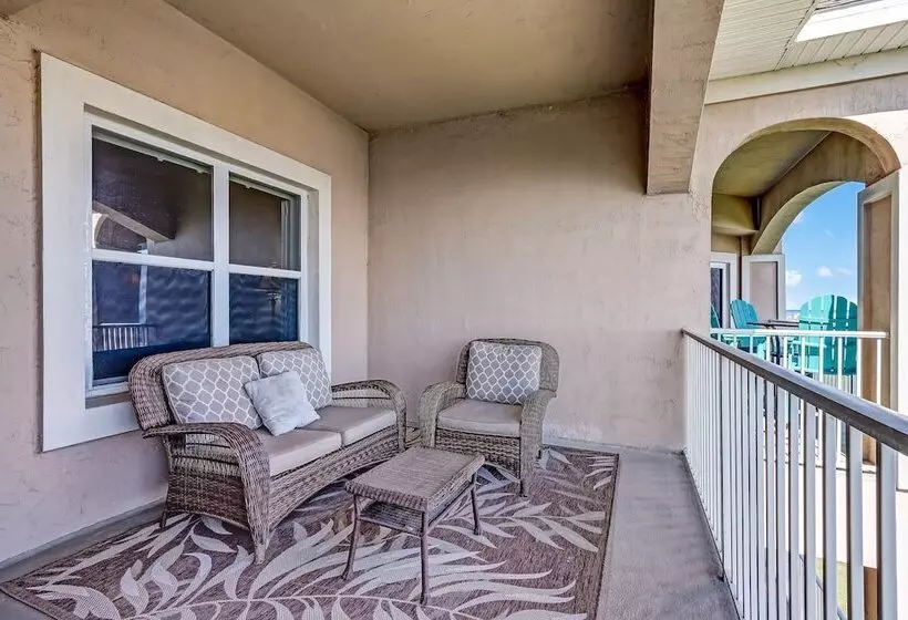 Hotelli Ocean View From Arcane Condo By Redawning