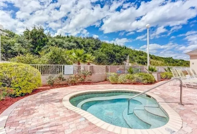 Hotelli Ocean View From Arcane Condo By Redawning