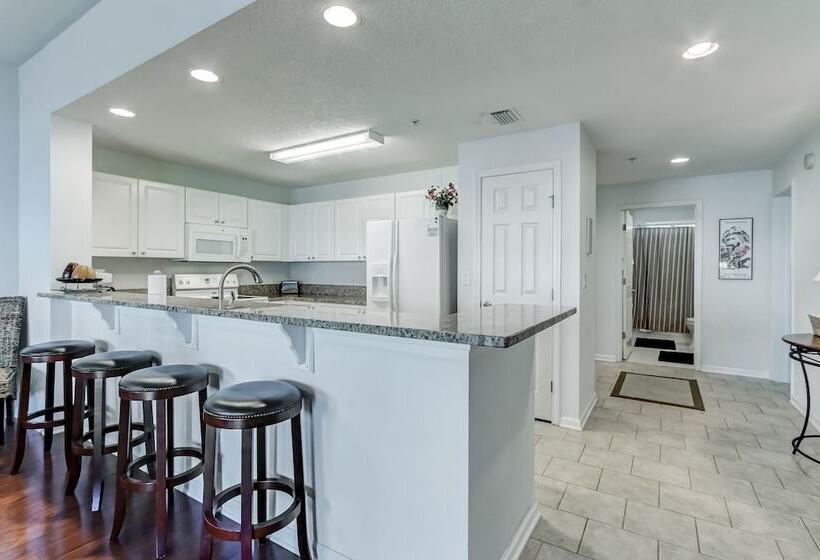 Hotel Ocean View From Arcane Condo By Redawning