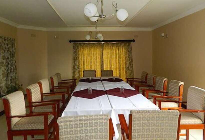 Otel Palm Valley Lodge