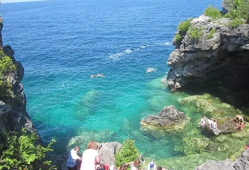 Hotelli Sauble River Marina And Lodge Resort