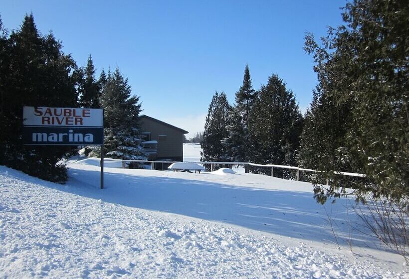 酒店 Sauble River Marina And Lodge Resort