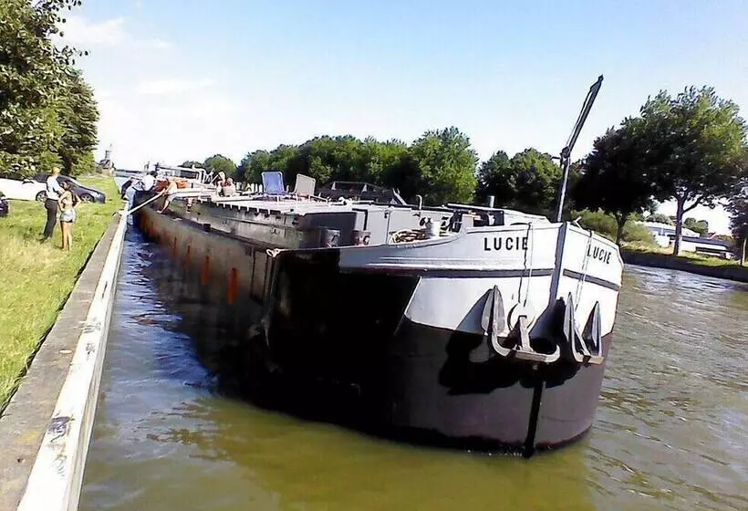 Hotelli Spits Lucie B&b