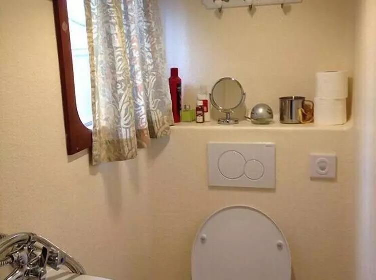 Hotelli Spits Lucie B&b