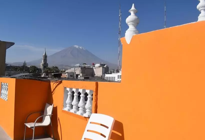 Mango Hostel Bed & Breakfast