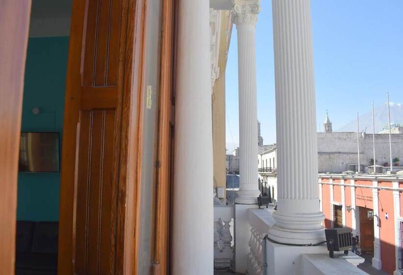 Mango Hostel Bed & Breakfast